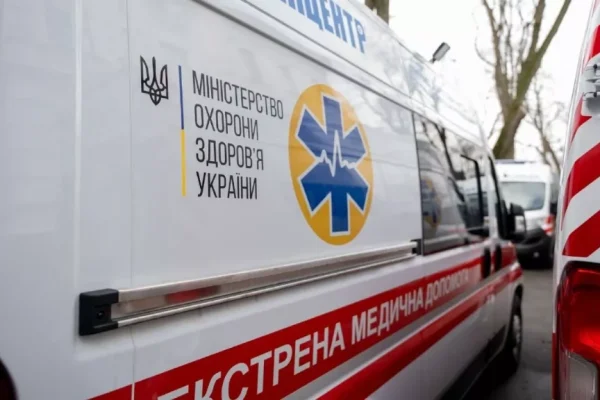 Утворилися дві вирви: РФ пошкодила дитячу лікарню в Шевченківському районі Києва
