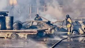 Вибухи у Павлограді: РФ ударила по ТРЦ, є загиблі та майже 20 постраждалих